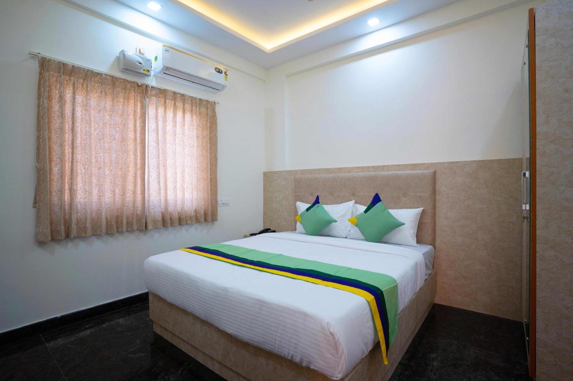 Treebo Galaxy Kings Suites, Hebbal Bangalore Exteriör bild