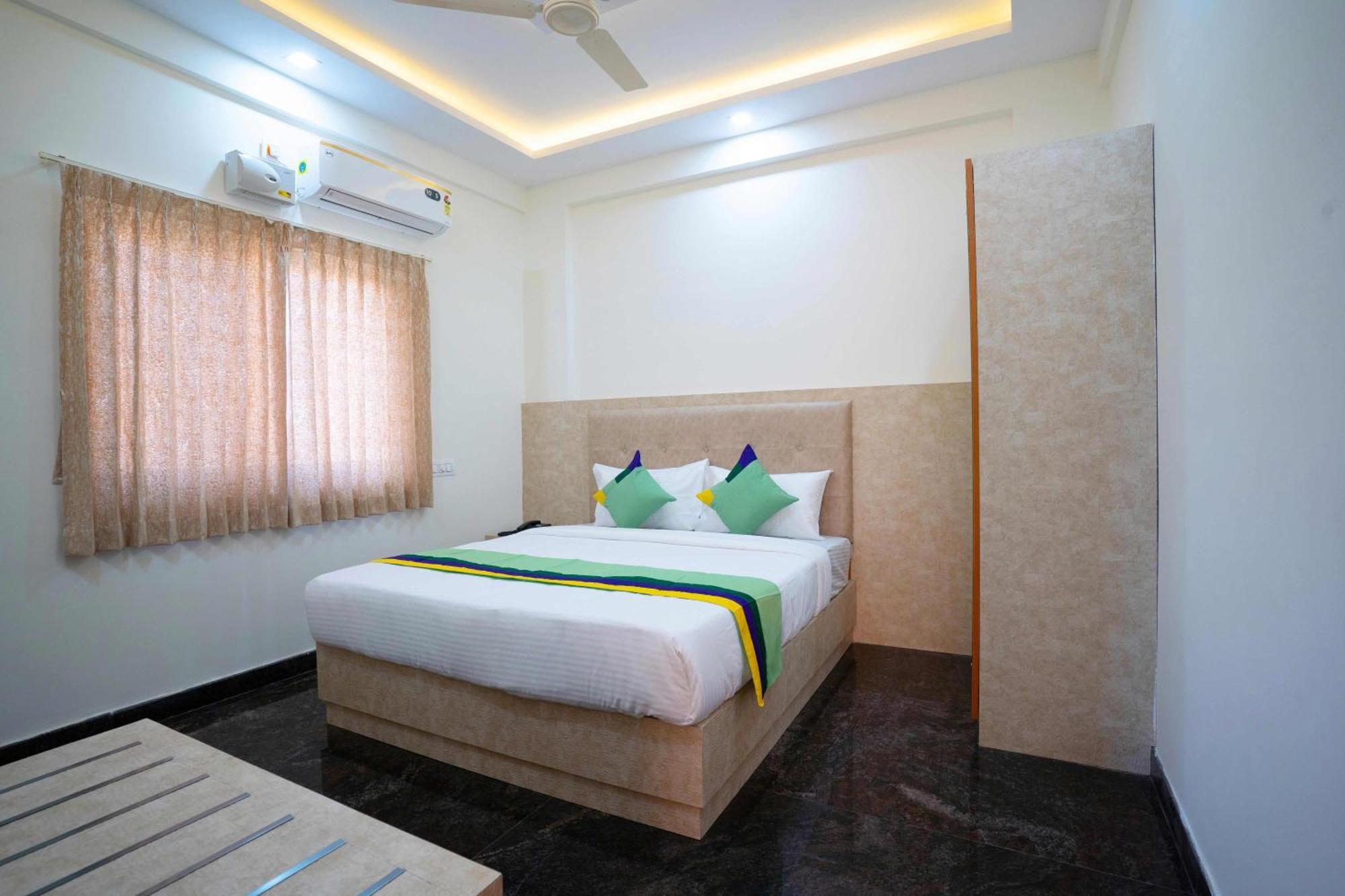Treebo Galaxy Kings Suites, Hebbal Bangalore Exteriör bild