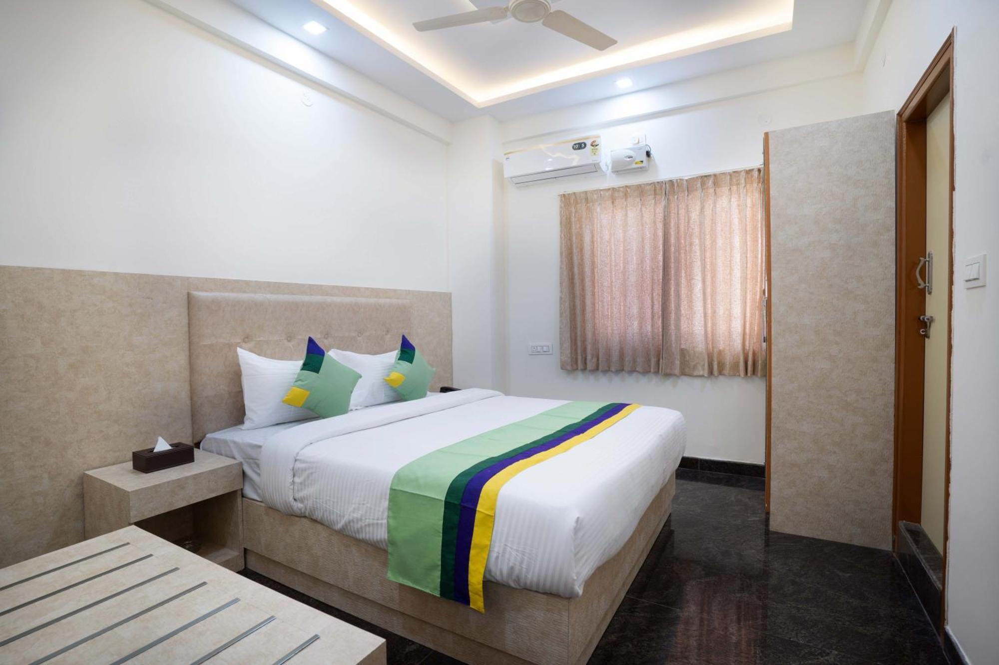 Treebo Galaxy Kings Suites, Hebbal Bangalore Exteriör bild