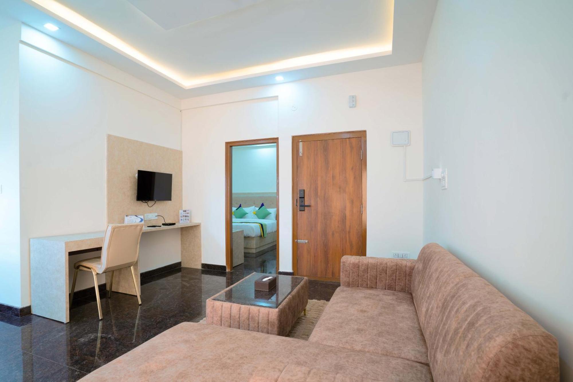 Treebo Galaxy Kings Suites, Hebbal Bangalore Exteriör bild